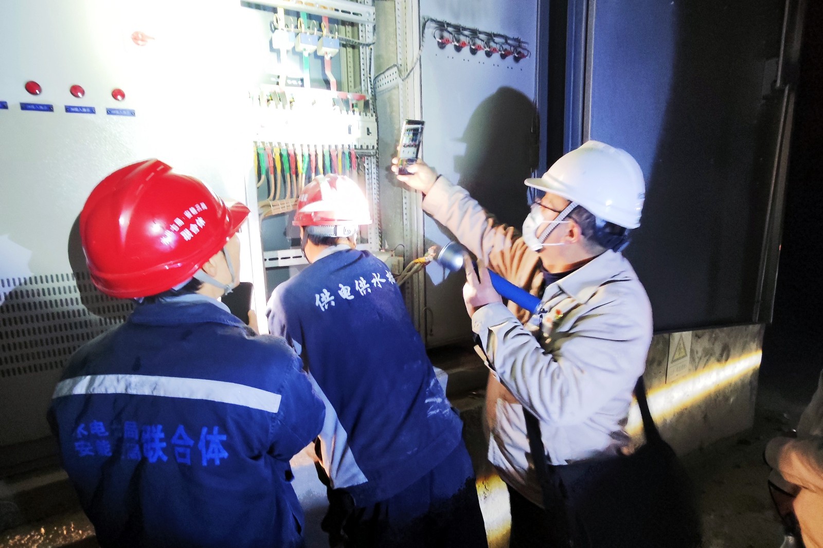 凛冬深夜鏖战急